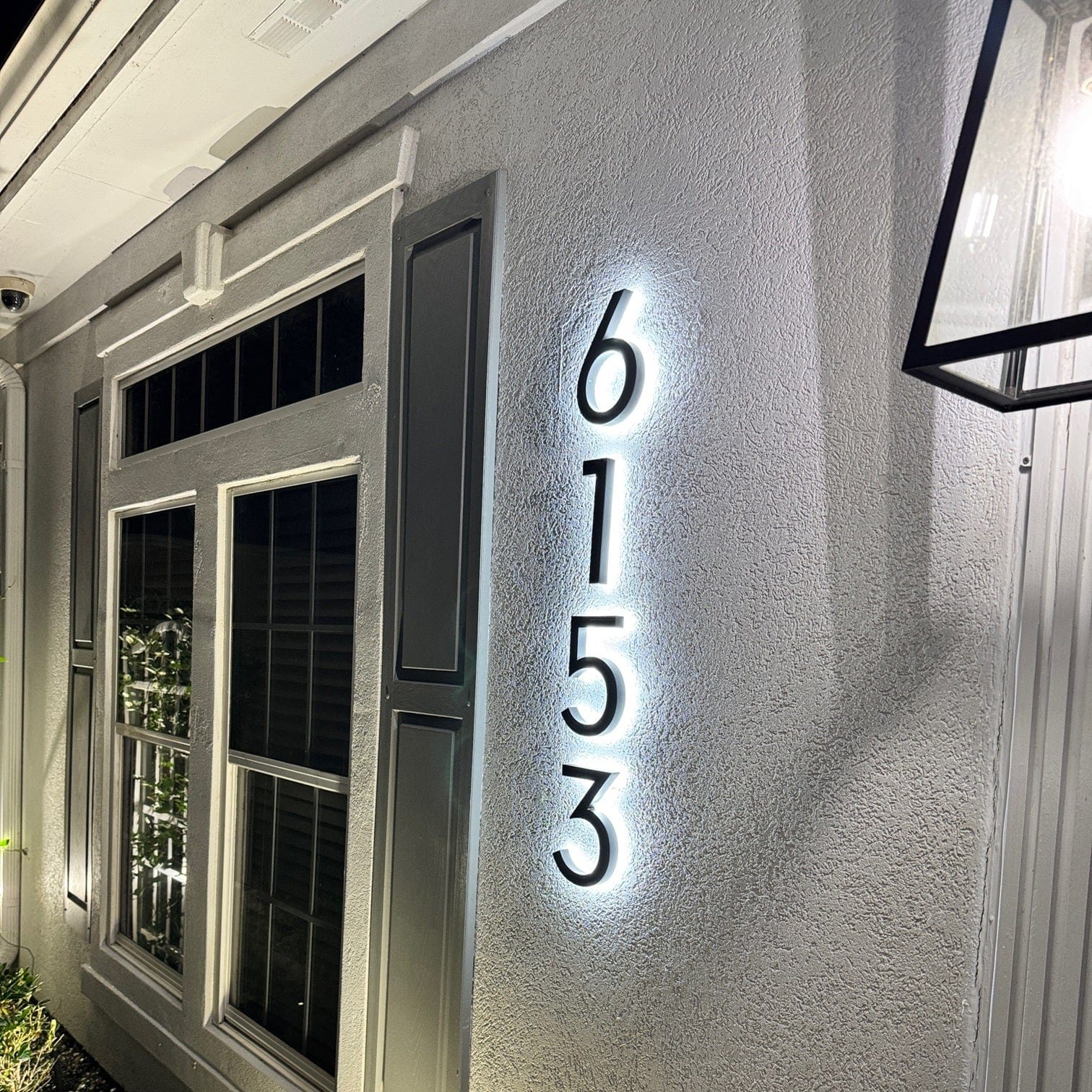 modern solar led lighted backlit house address numbers sign street numbers hardwire plug in dusk to dawn sensor timer landscaping